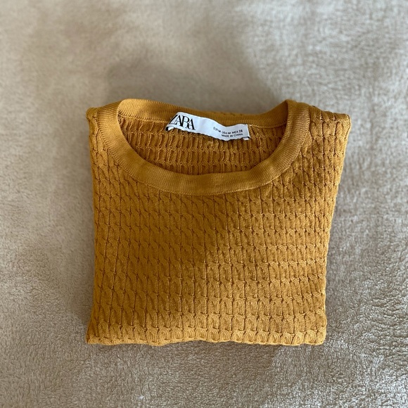 ***SOLD***Zara Short Cable Knit Pearl Sleeve Sweater - Size M - Picture 10 of 11